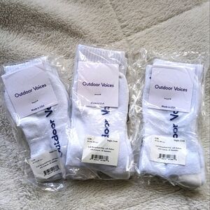OUTDOOR VOICES White Odor Wicking Athletic Crew Socks Unisex NEW Size S/M